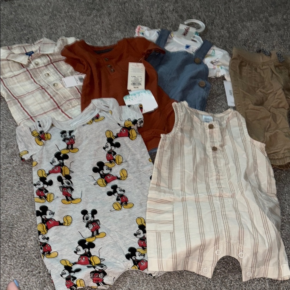 Bundle of 6-9 months baby clothes